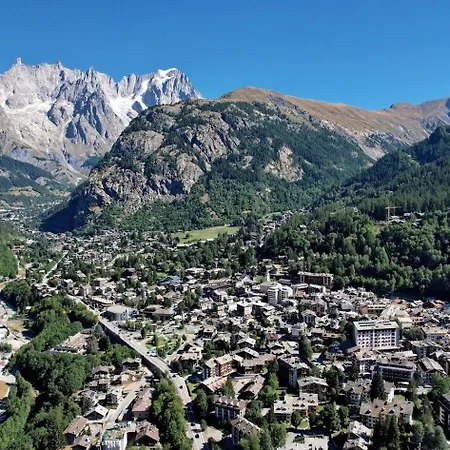 Casa Giardini In Dolonne - By Happy Courmayeur